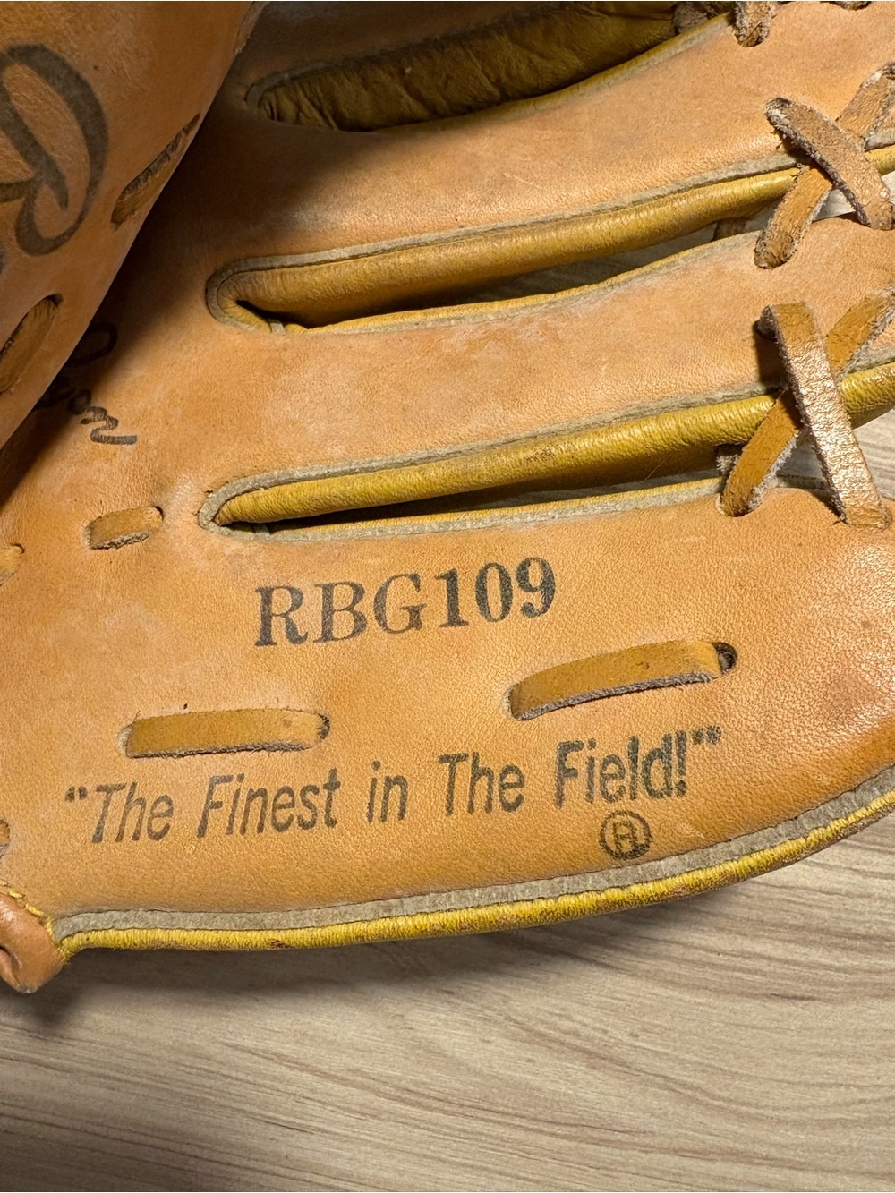 Rawlings RBG109 Youth Baseball Glove Mitt Yellow Leather Made In Thailand - Picture 4 of 5